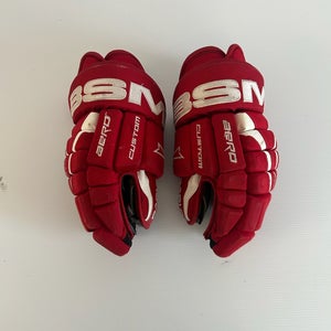 Used Size 14" Eagle Aero 4 Roll Pro Stock Hockey Gloves - Red