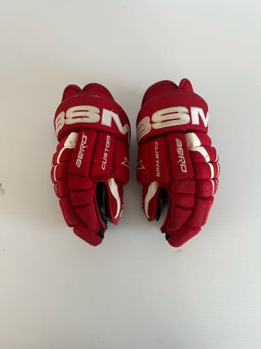 Used Size 14" Eagle Aero 4 Roll Pro Stock Hockey Gloves - Red