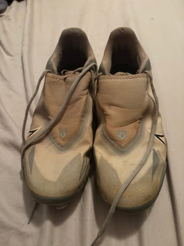 Gray Men's Size M 11.0 (W 12.0) Adult Nike Trout Low Top Metal (Used)