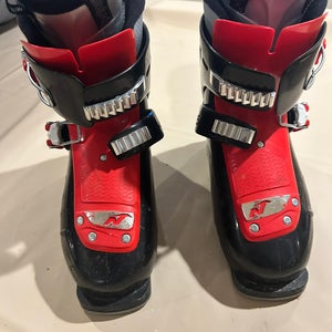 Mondo 22 & 22.5 Nordica Firearrow Team 2 Ski Boots (Used)
