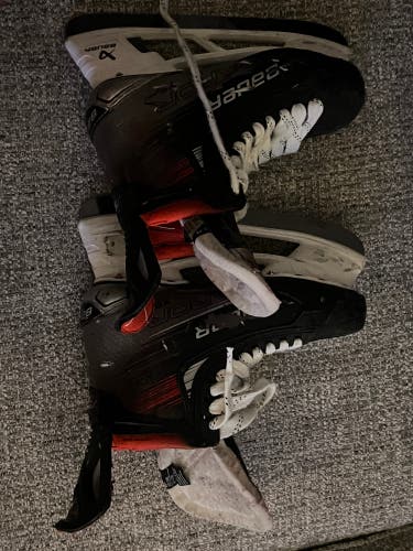 2023 Bauer Vapor X5 Pro Hockey Skates Regular Width 6.5 (Used)