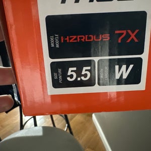 2023 True HZRDUS 7X Hockey Skates Wide Width Size 5.5 (New)