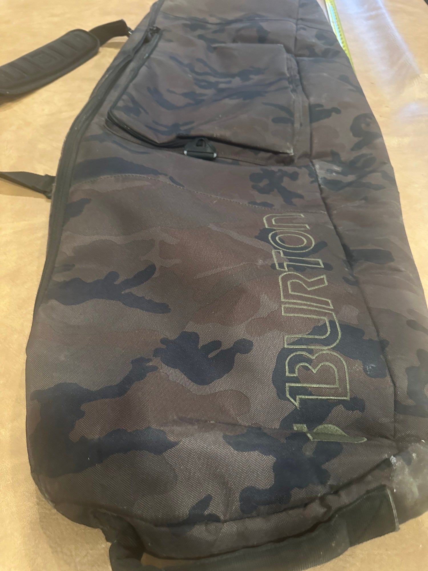 burton gig snowboard bag 146 or automobile Burton Snowboard Bag (Used) size