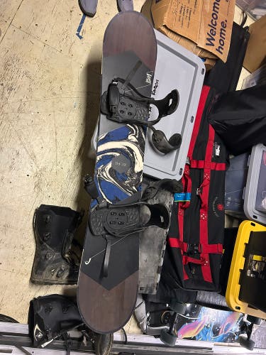 HEAD Rush Snowboard With Bindings 150 cm (Used)