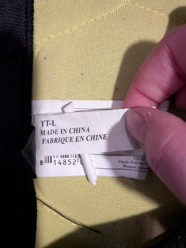 Large Youth Pure Hockey Shoulder Pads (Used)