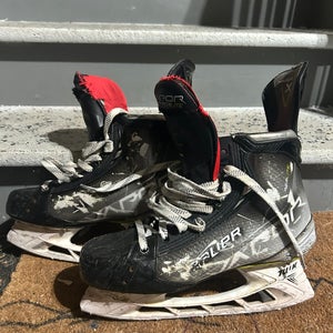 2021 Bauer Vapor Hyperlite Hockey Skates 10 (Used)