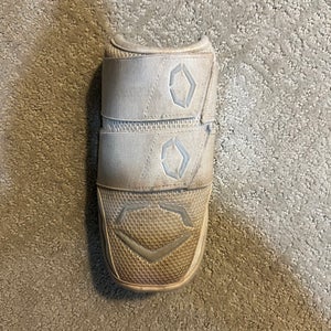 White Senior EvoShield Elbow Guard Elbow Protection (Used)