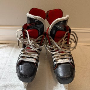 2019 Bauer Vapor X2.5 Hockey Skates Size 6 (Used)