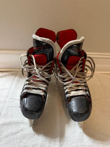 2019 Bauer Vapor X2.5 Hockey Skates Size 6 (Used)