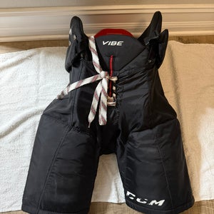 Junior Large CCM JetSpeed Vibe Hockey Pants (Used)