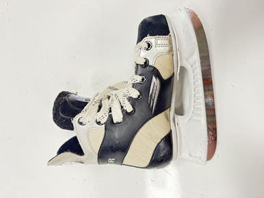 Used Bauer VAPOR ST Junior Hockey Skate Junior 01 11860-S000302393