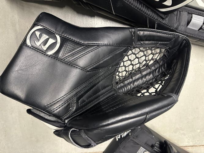 Warrior Ritual G5 Regular Goalie Glove (Used)