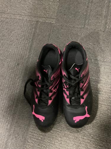 Used Puma Soccer Cleats Black Junior 04.5 11614-S000228084