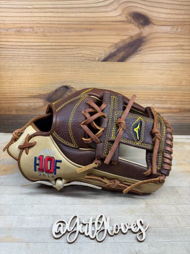 Mizuno Chipper Jones HOF
Exclusive - Limited Edition # 91 of 10