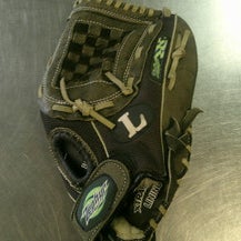 Used Louisville Slugger ZEPHYR BB/SB Glove RH Throw Black 12" 11868-S000066967