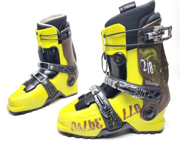 Mondo 28 & 28.5 Men's Dalbello Ski Boots (New)