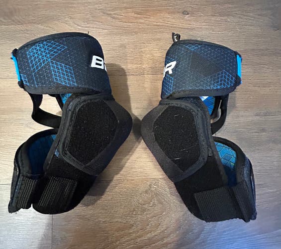 Junior Medium Bauer X Elbow Pads (Used)