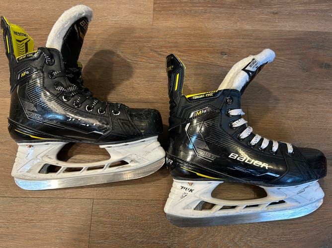 2022 Bauer Supreme M4 Hockey Skates Size 4 (Used)