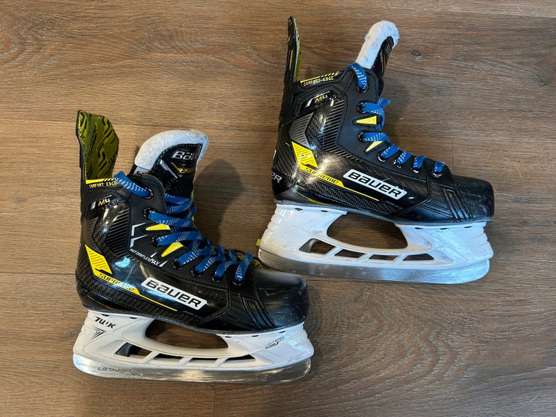 2022 Bauer Supreme M4 Hockey Skates Regular Width Size 3 (Used)