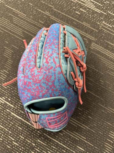Pitcher's RH Rawlings REV1X Baseball Glove 11.75" (New)