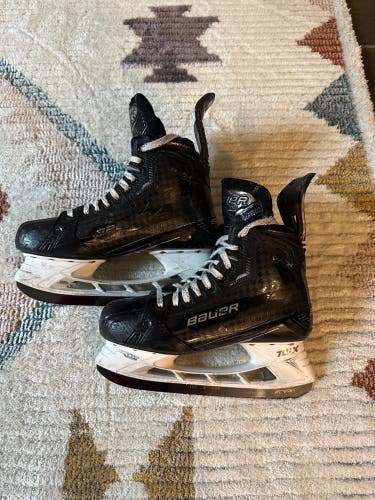2022 Bauer Supreme Mach Hockey Skates Regular Width 9 (Used)