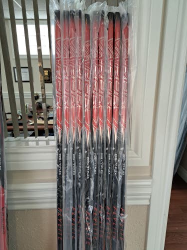 Senior Bauer Vapor FlyLite Left Hand Hockey Stick P28 77 Flex (New)