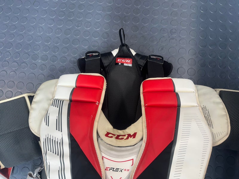 Large CCM EFlex 5.9 Goalie Chest Protector (Used)