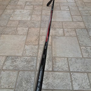 New Senior CCM Jetspeed FT7 Pro Left Hand Hockey Stick P28 - 75 Flex - Red