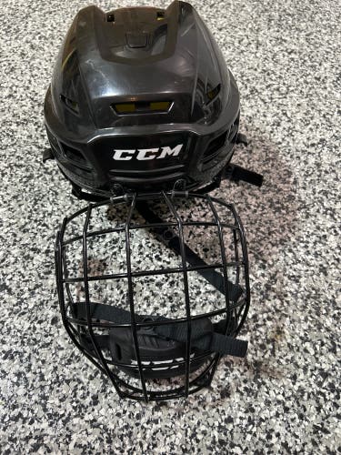 Medium CCM Tacks 210 Helmet (Used)