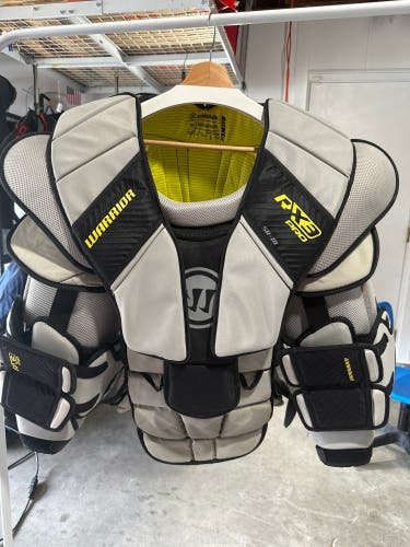 Senior Medium Warrior RX3 PRO Goalie Chest Protector (Used)