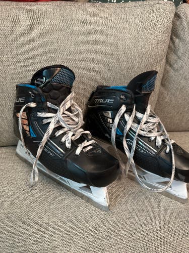 2021 True TF7 Hockey Goalie Skates Regular Width 9 (Used)