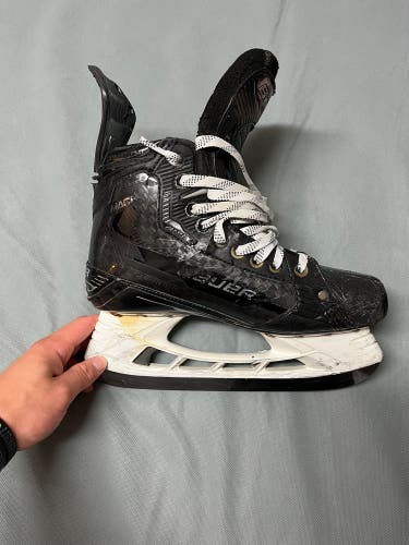 2022 Bauer Supreme Mach Hockey Skates Pro Stock 8.5 (Used)
