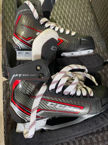 2017 CCM JetSpeed FT350 Hockey Skates Regular Width Size 5 (Used)