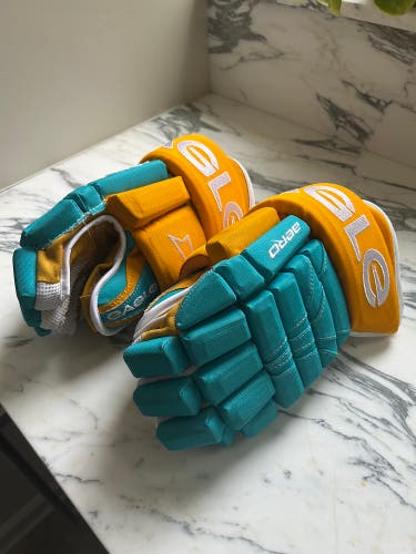 Eagle Aero Custom Pro Gloves 14" - Golden Seals (Worn Once)