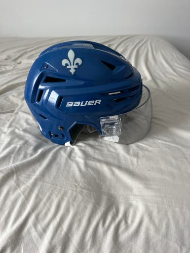 Medium Bauer Re-Akt 200 Helmet (Used)