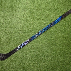 Single-Senior CCM JetSpeed FT7 Pro Left Hand Hockey Stick P28 100 Flex Pro Stock (New)
