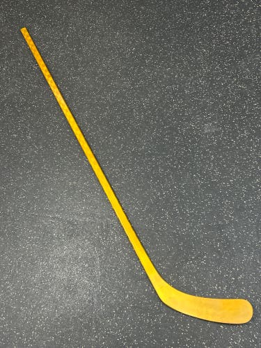 Intermediate Left Hand P28 55 Flex Pro Stock Gold Out (New) Stick Item#CCGO8