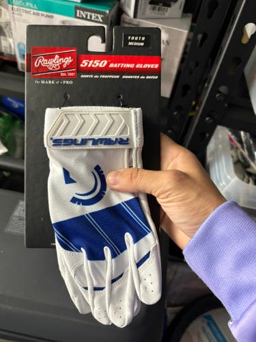 Medium Rawlings 5150 Batting Gloves (New)