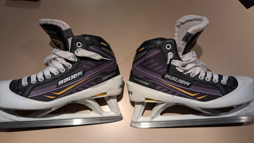 Bauer Supreme One.7 Hockey Goalie Skates Regular Width 8 (Used)