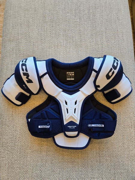 Small Junior CCM Vector Plus Shoulder Pads (Used)
