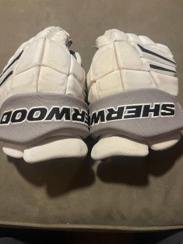 Sher-Wood Element One Gloves 13" Pro Stock (Used)