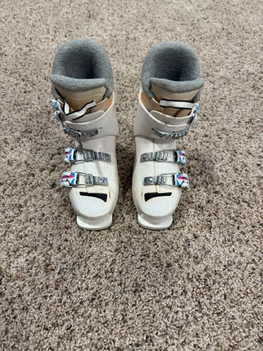 Mondo 19 & 19.5 Kid's Rossignol Fun Girl All Mountain Ski Boots Medium Flex (Used)