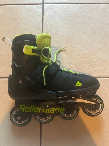 Inline Skates Size 8 (Used)