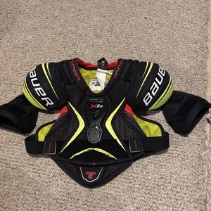 Large Junior Bauer Vapor X2.9 Shoulder Pads (Used)