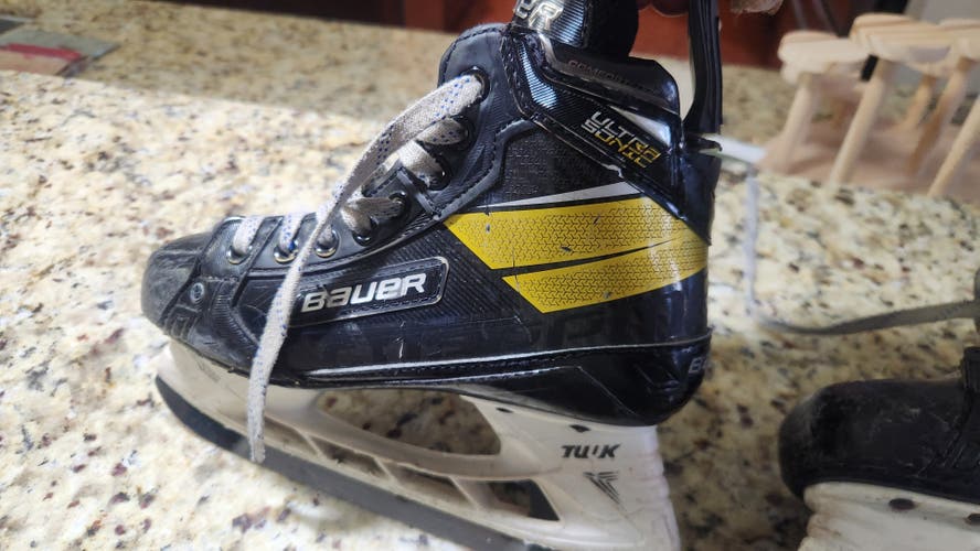 Bauer Supreme Ultrasonic Hockey Skates Size 4.5 (Used) FREE SHIPPING