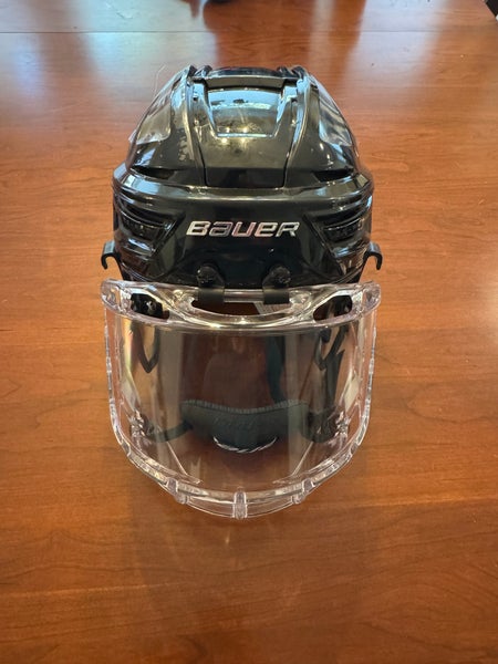 Large Bauer Re-Akt 150 Helmet (Used 1x)