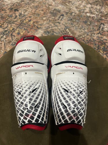 Youth Bauer Vapor 8" Shin Pads (Used)