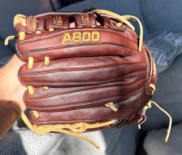 Wilson A800 RH Infield Baseball Glove 12.25" SEND OFFERS