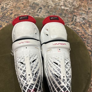 Youth Bauer Vapor 9.5" Shin Pads (Used)