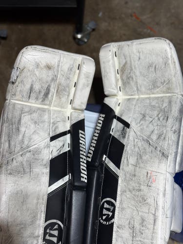 28" + 1” Warrior Ritual G5 Goalie Leg Pads (Used) Junior